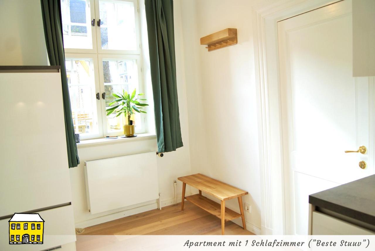 Das Gelbe Haus - Drei Besondere Ferienwohnungen フレンスブルク エクステリア 写真